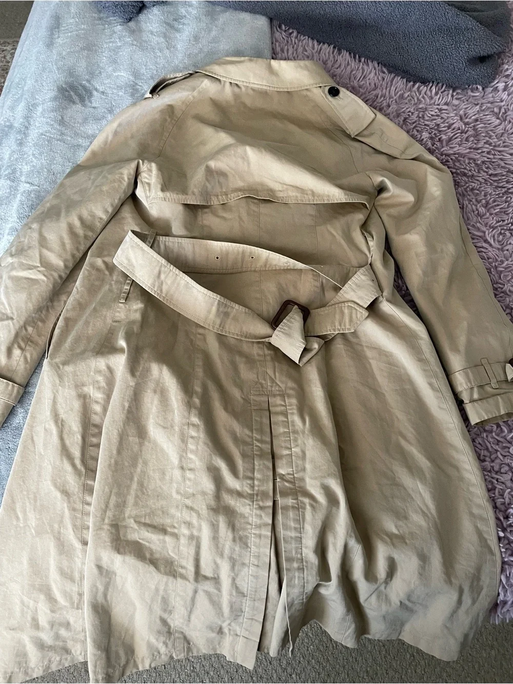 Burberry Beige Trench Coat - Picture 2 of 10